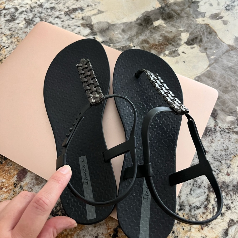 Ipanema Black Sandals with Slingback Strap